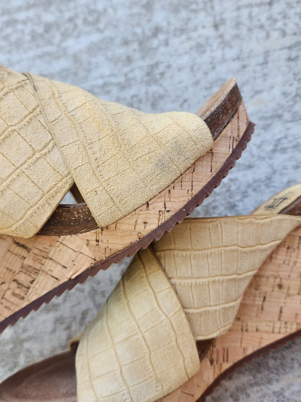 Sofft croc embossed